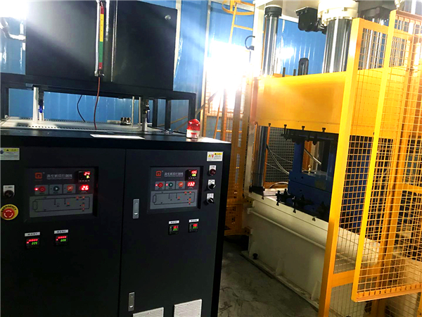 碳纖維模壓成型冷熱模溫機
